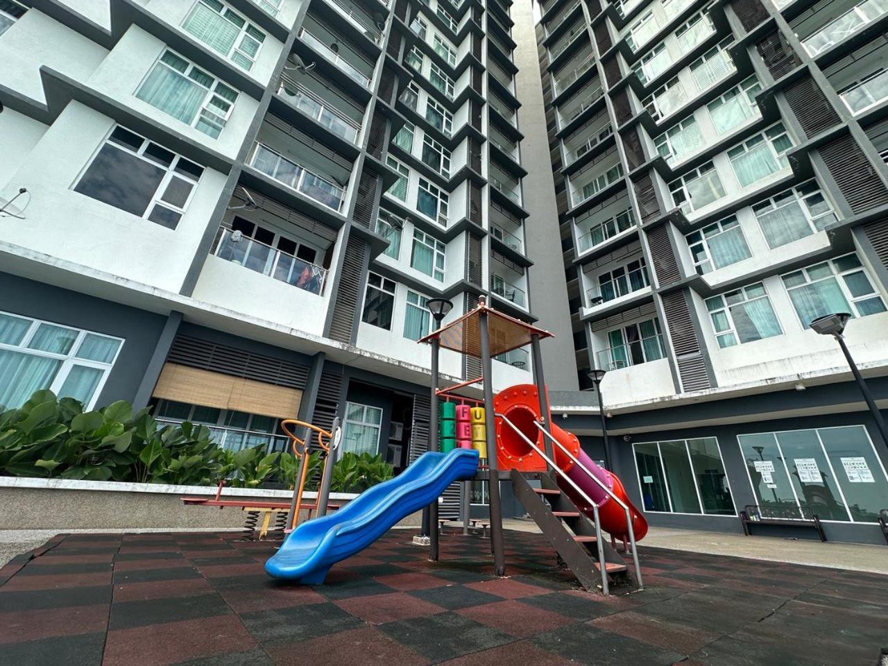 Cahaya Qaira Homestay @ D'Perdana Кота-Бару Экстерьер фото