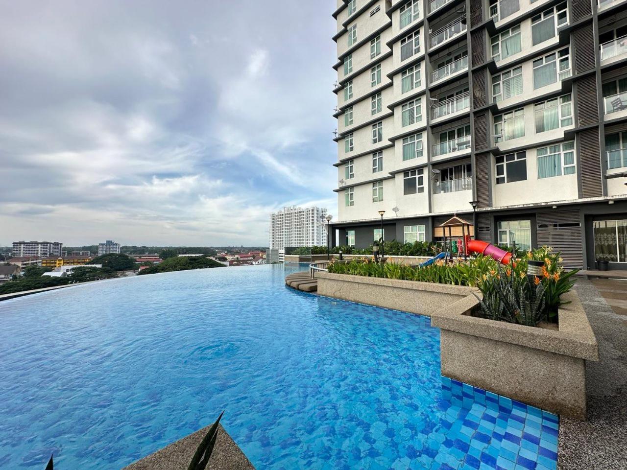 Cahaya Qaira Homestay @ D'Perdana Кота-Бару Экстерьер фото