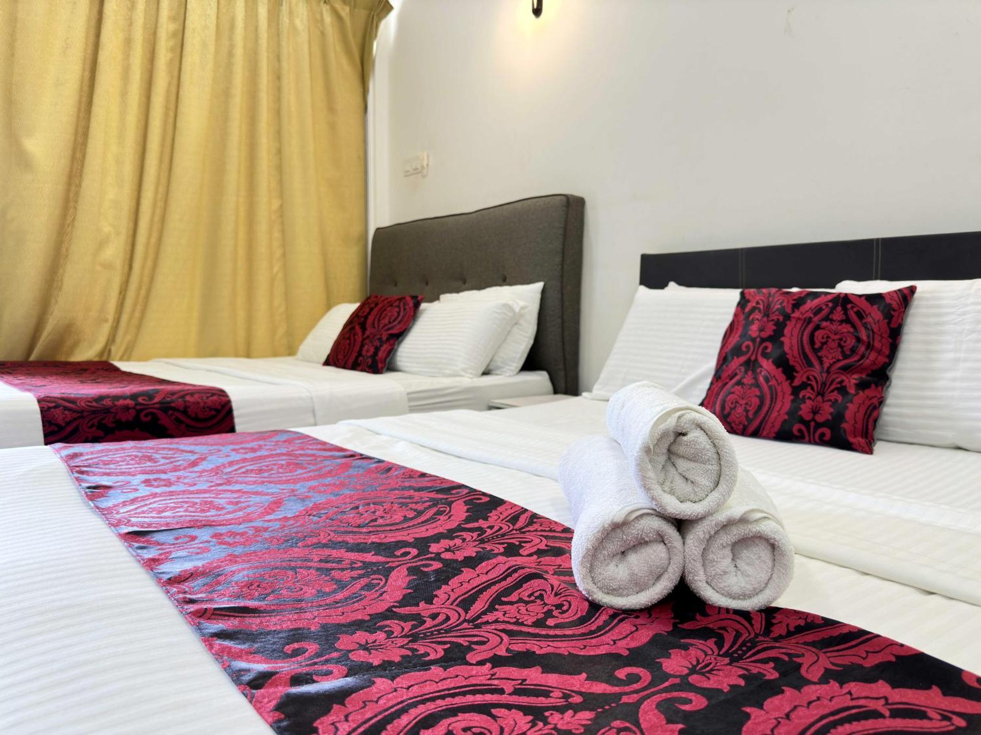 Cahaya Qaira Homestay @ D'Perdana Кота-Бару Экстерьер фото