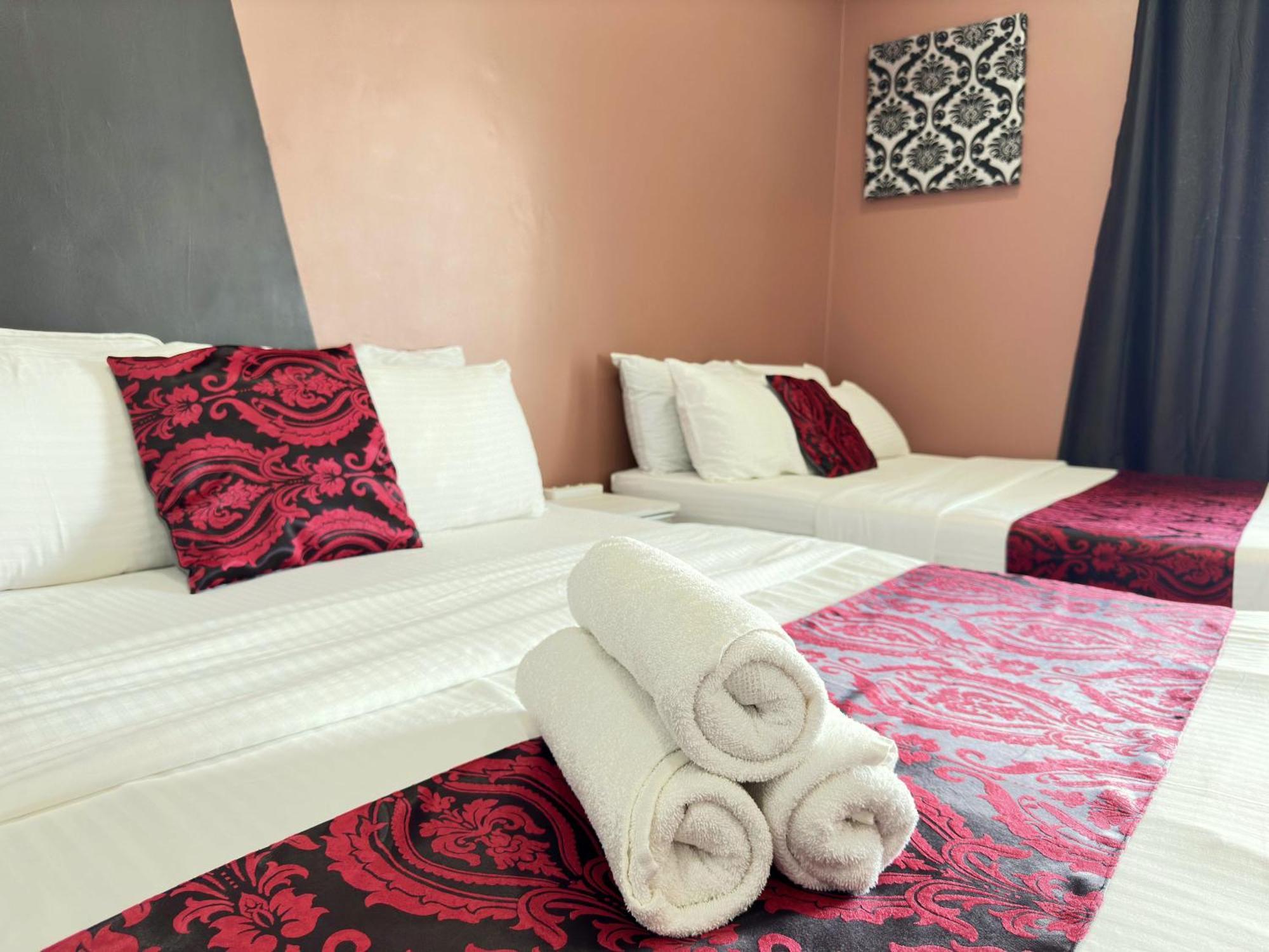 Cahaya Qaira Homestay @ D'Perdana Кота-Бару Экстерьер фото